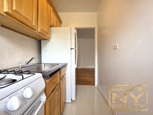 Building Photo - 0 bedroom in REGO PARK NY 11374