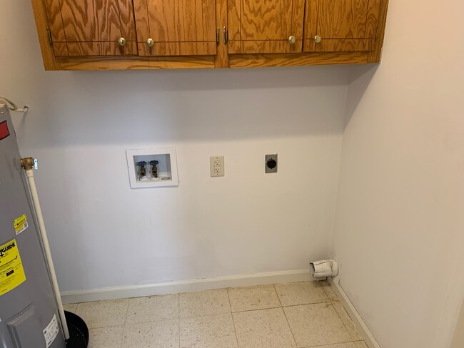 Building Photo - 37 Greatest Cove