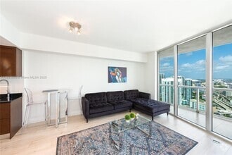 Building Photo - 465 Brickell Ave
