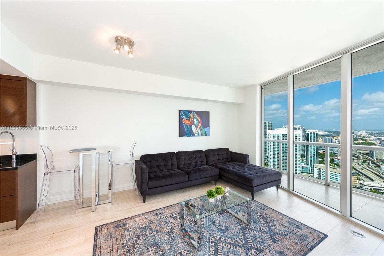 Primary Photo - 465 Brickell Ave