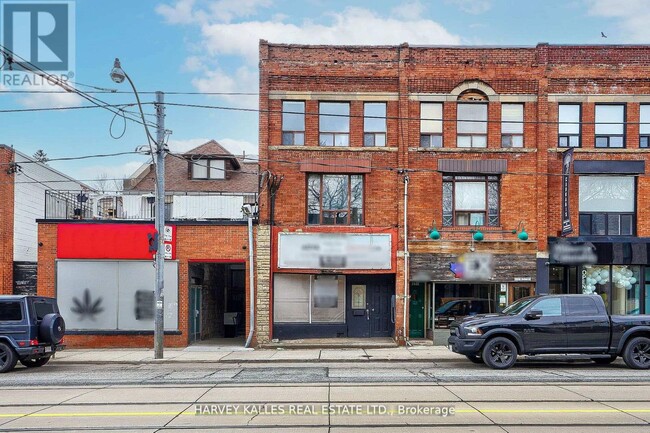 Building Photo - 1046 Bathurst St