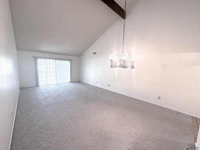 Building Photo - 10476 S Del Montes