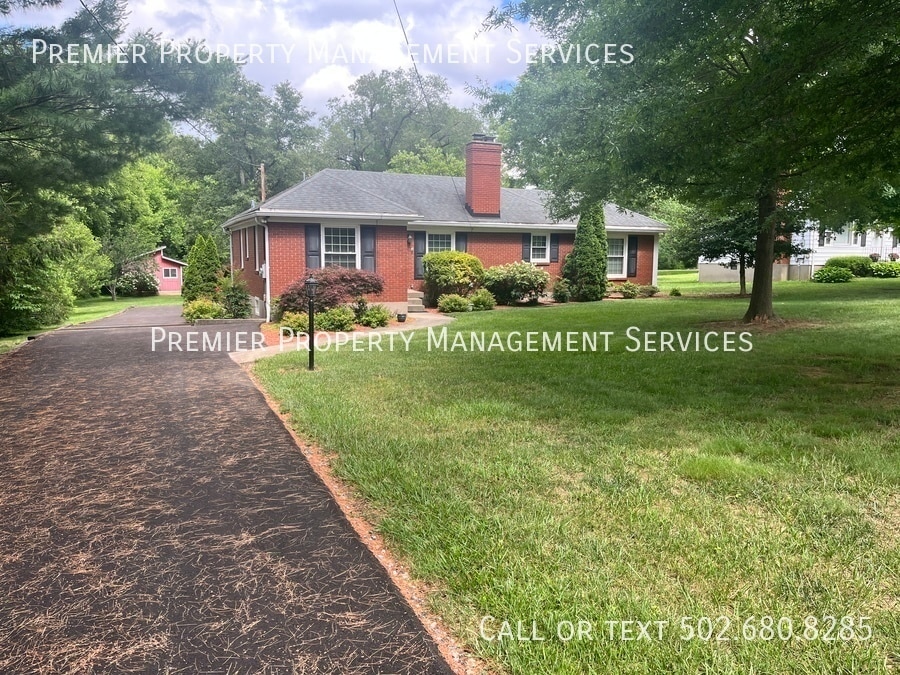Primary Photo - Beautiful 2 Bedroom Home. Lawncare is Incl...