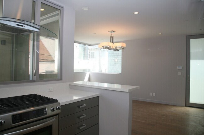 Foto del edificio - 310 16th Pl