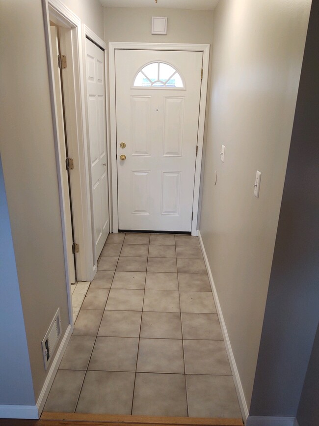 Entry hallway - 41164 N Woodbury Green Dr