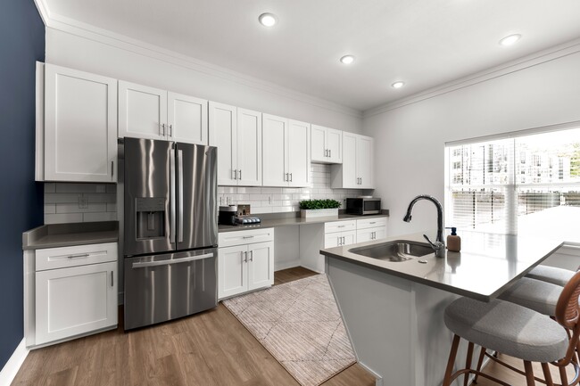 Building Photo - 45 at Creekside Apartments