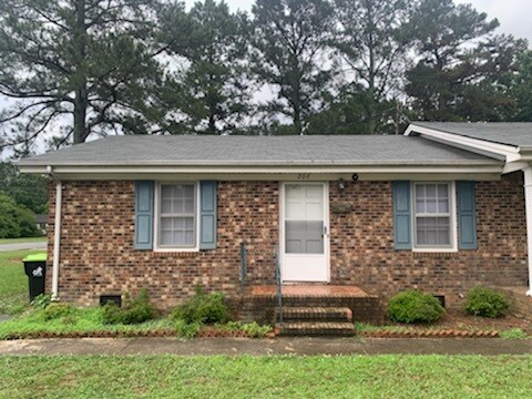 Primary Photo - 206 N McLamb St