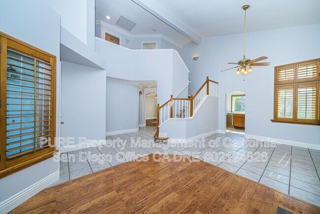 Building Photo - 574 Iona Ct