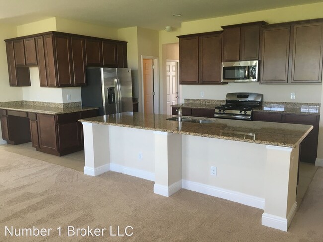 Building Photo - 4 br, 3.5 bath House - 14505 Breakwater Way