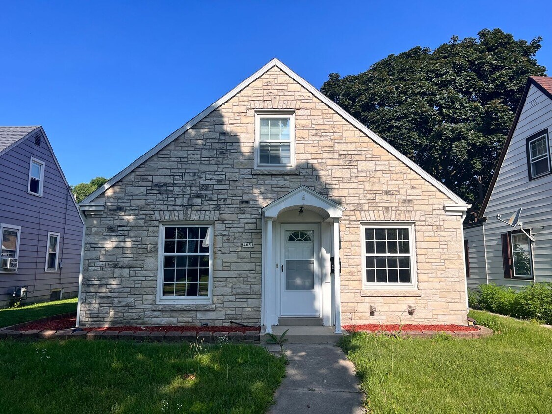 Primary Photo - 3 Bedroom 1 Bathroom Single Family Available