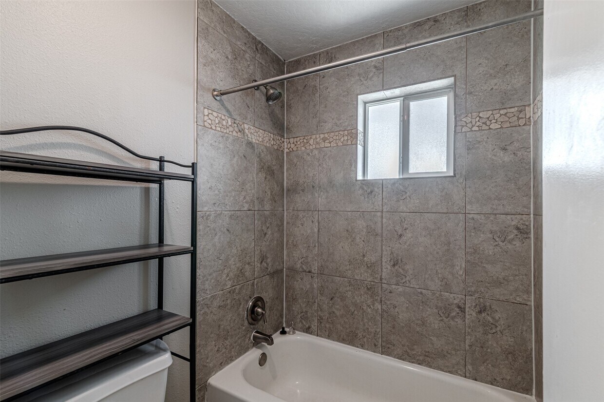 Foto del edificio - 9702 Birsay St