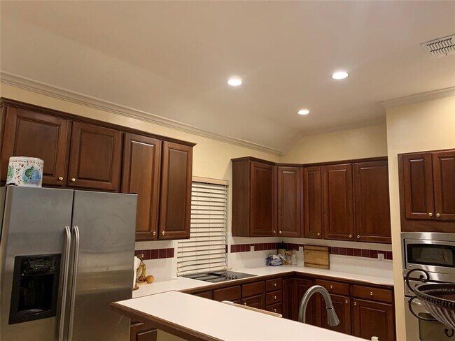 Foto del edificio - 2416 Knollwood Ct