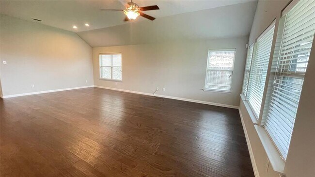 Foto del edificio - 1548 Tavistock Rd