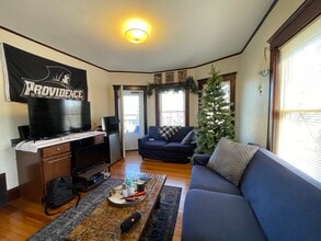 Building Photo - 56 Hobson St