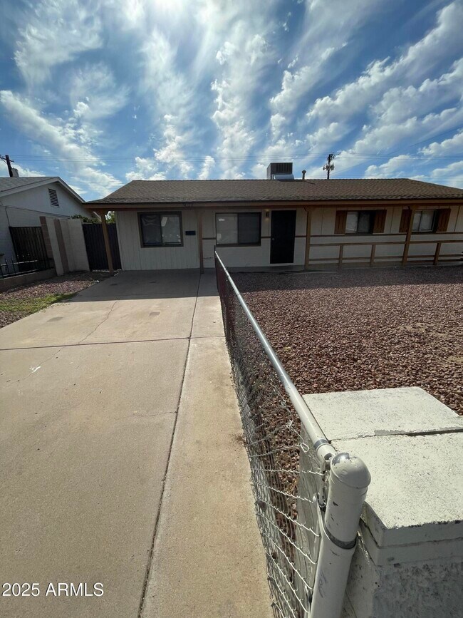 Foto del edificio - 3632 N 79th Ave