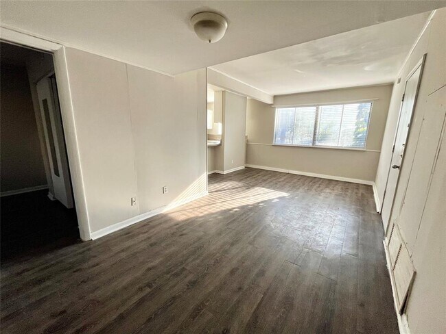 Foto del edificio - 3304 Red River St
