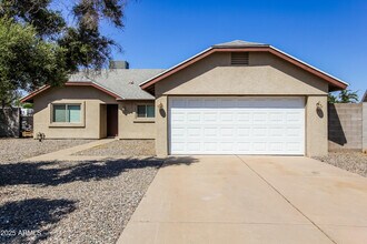 Building Photo - 16422 N 66th Dr