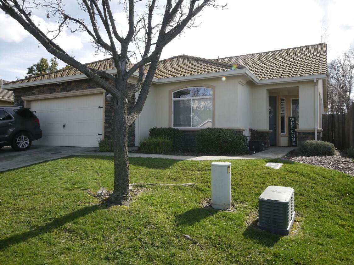 Primary Photo - Wonderful home in a great gated Valley Spr...