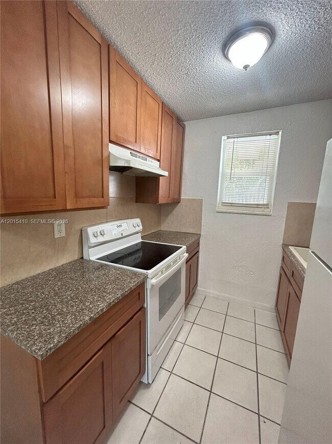 Foto del edificio - 5814 NE 4th Ct
