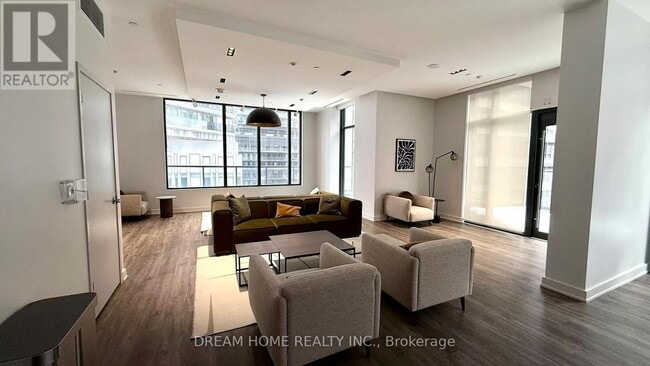 Photo du bâtiment - 65 Mutual St