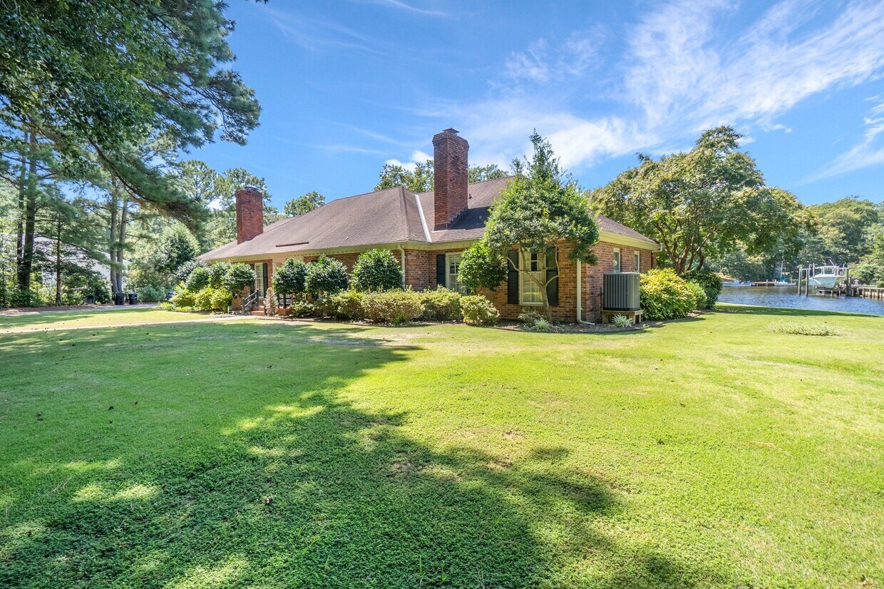 Foto principal - 453 Discovery Rd