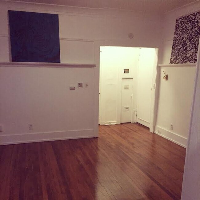 Building Photo - 1628 Bellevue Ave