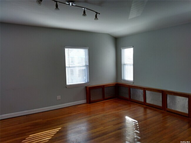 Foto del edificio - 325 E Olive St
