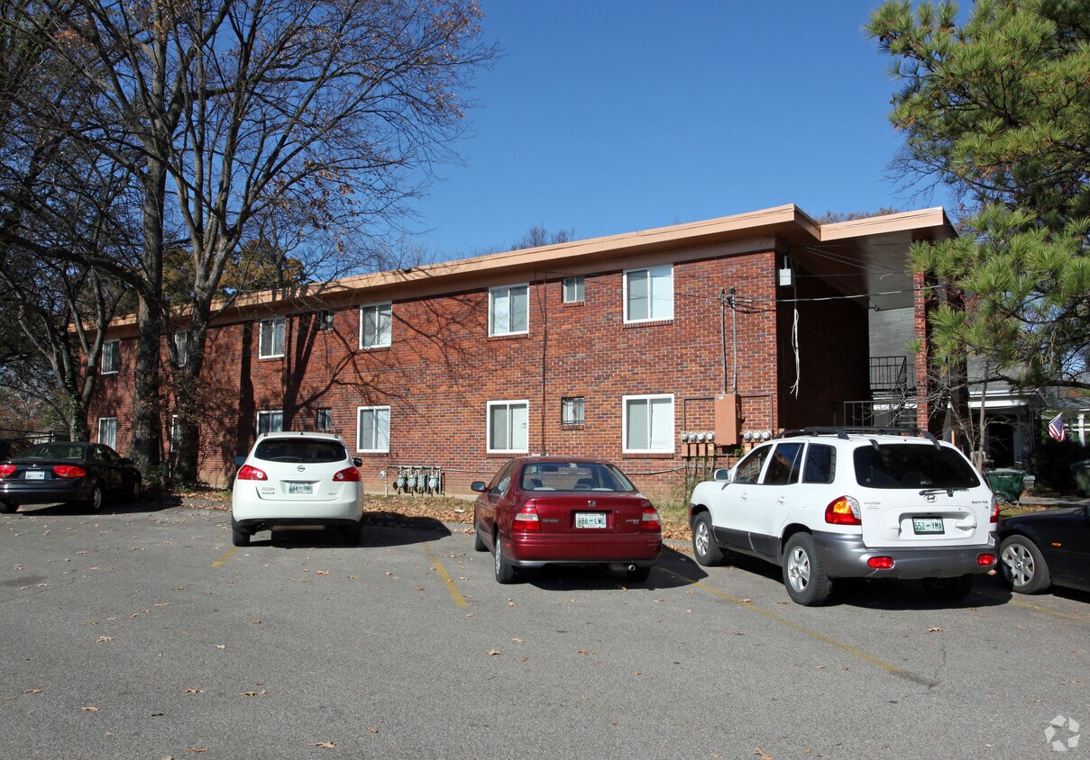 Building Photo - 219 N Willett St