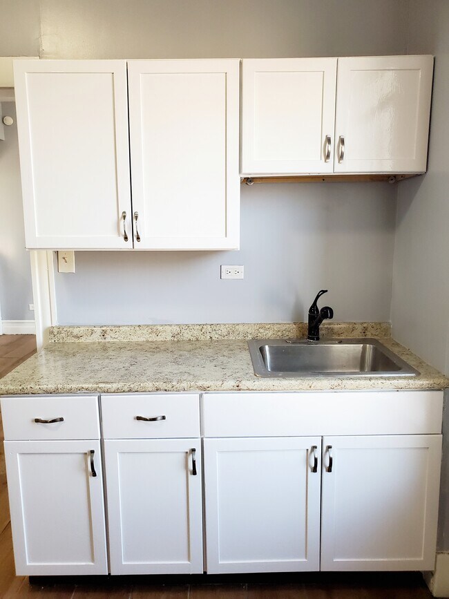 Foto del edificio - 3601 S Winchester Ave