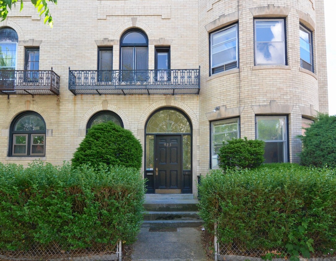 Foto del edificio - 923 Beacon St