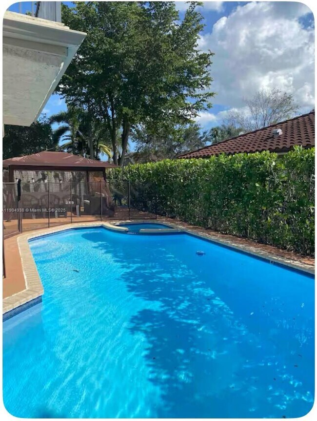 Foto del edificio - 4520 NW 52nd St