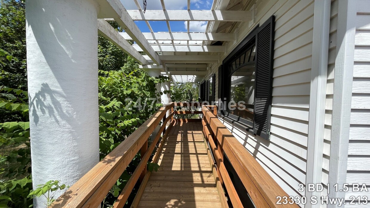 Rustic and Updated 3BD | 1.5 BA Farmhouse... - Rustic and Updated 3BD | 1.5 BA  Farmhouse...