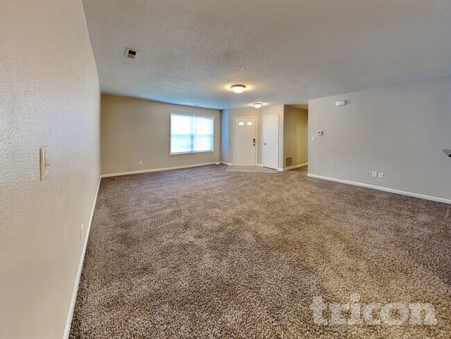 Foto del edificio - 5314 Cliff Ridge Dr