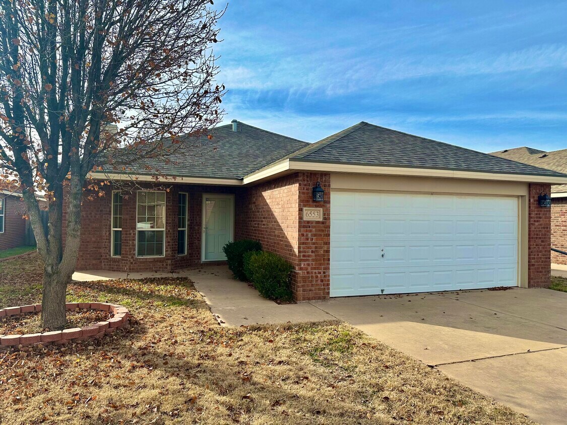 Foto principal - 6553 93rd St
