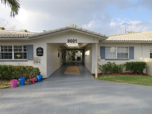 Building Photo - 8601 NW 35th St