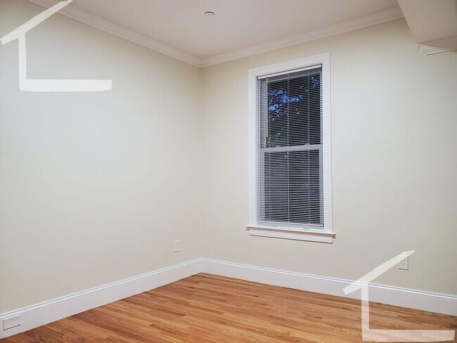 Foto del edificio - Coolidge Corner Area of Brookline. In-Unit...