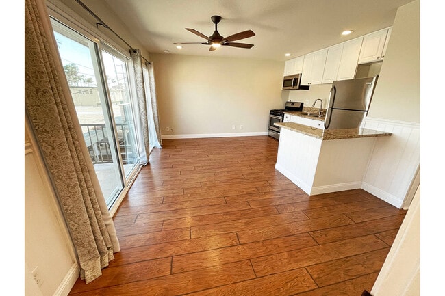 Living Room - 214 14th St