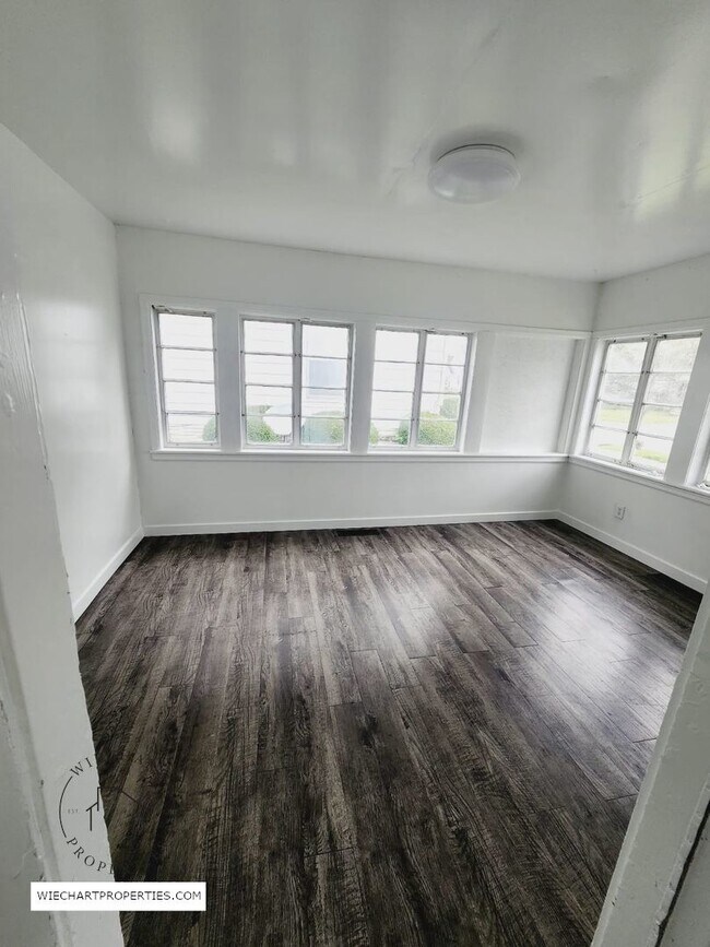 Building Photo - Newly Remodeled 3 Bedroom, 1 Bath Home for...
