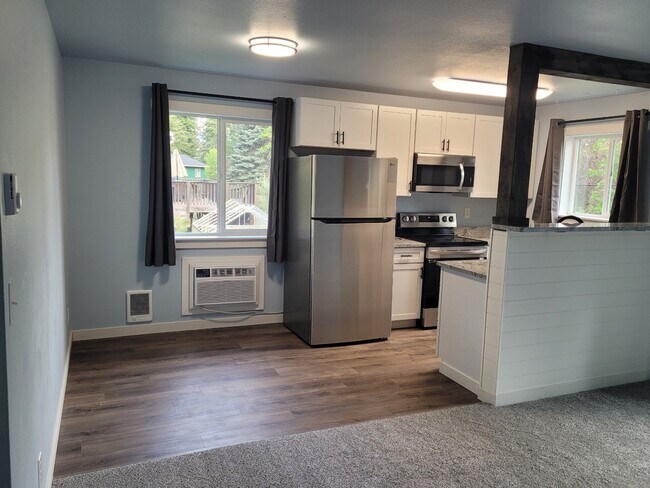 Building Photo - 7058 W Trevor St