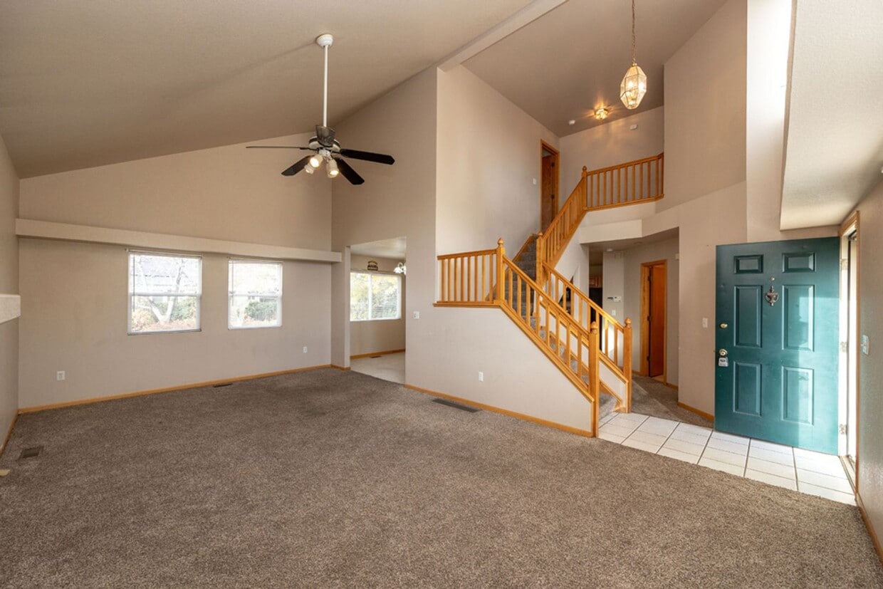 Primary Photo - 3 bed, 2.5 bath Home in English Ranch Neig...