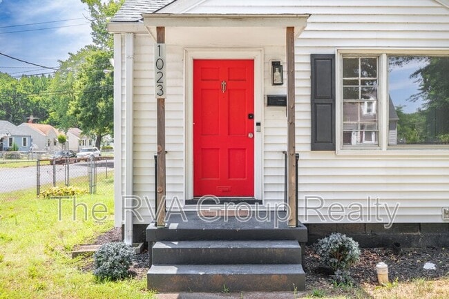 Building Photo - 1023 Fourqurean Ln