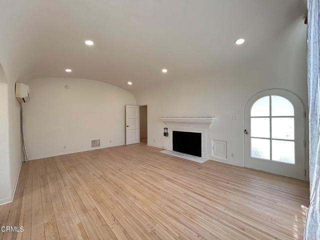 Building Photo - 4622 La Canada Blvd