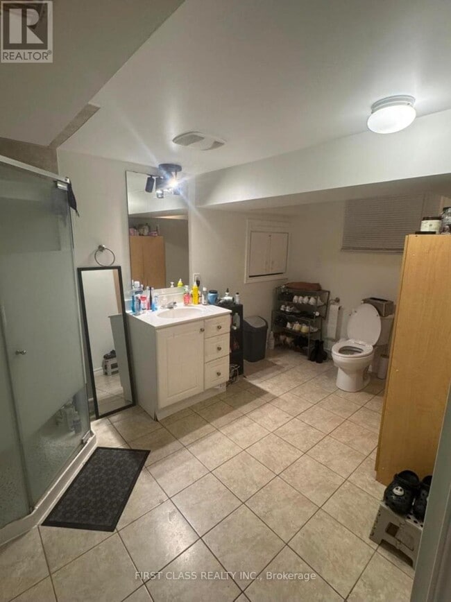 Building Photo - 378 Martin St