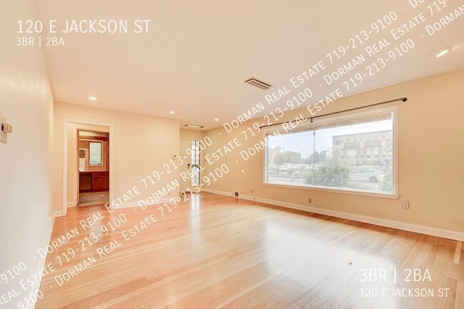 Foto del edificio - 120 E Jackson St