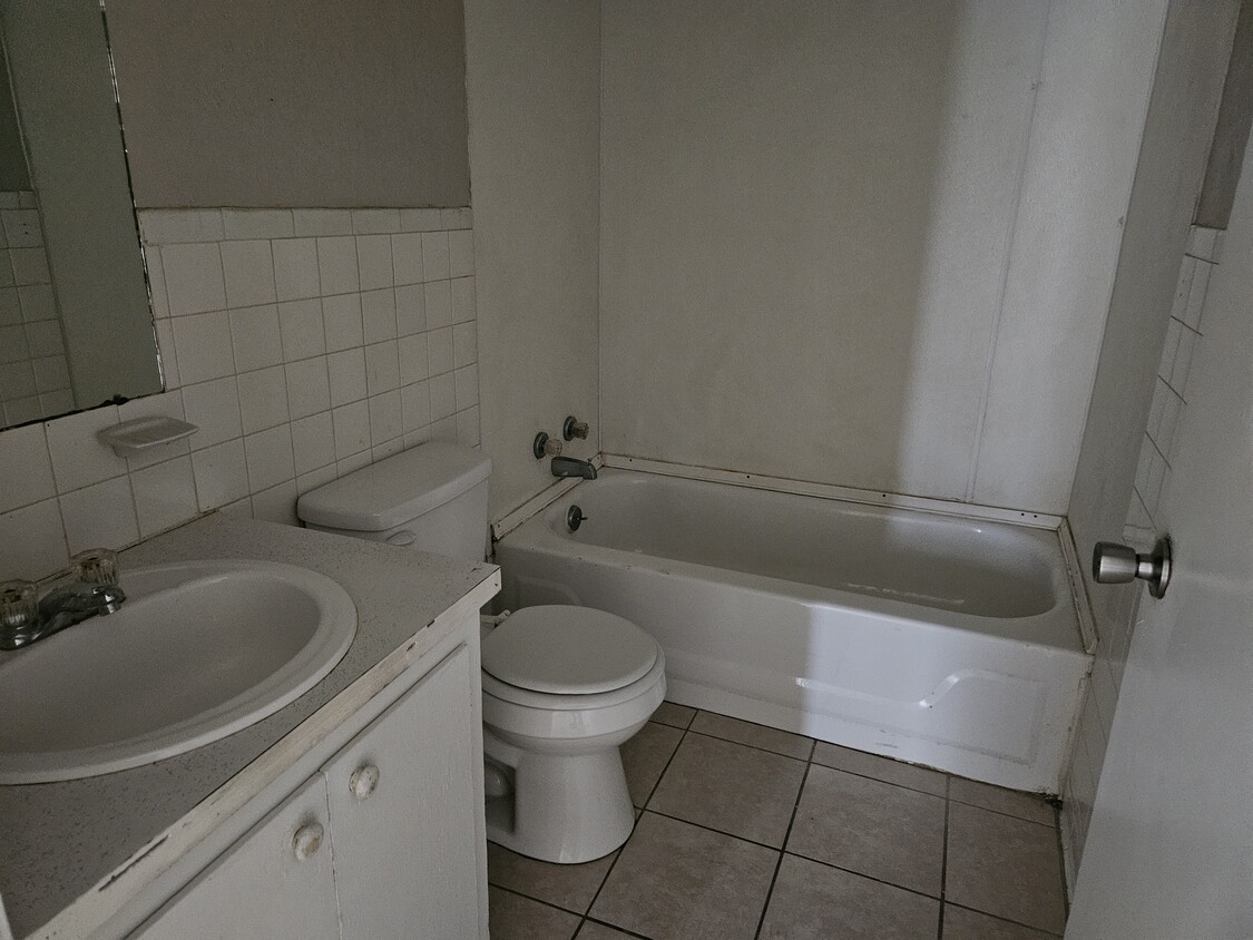 Building Photo - 607 Faith Cir