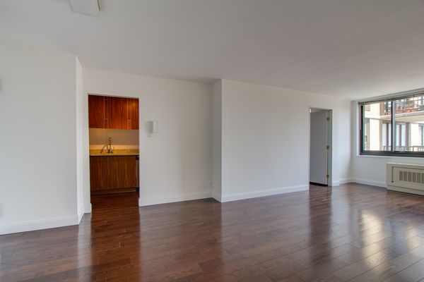 Foto principal - 201 E 82nd St