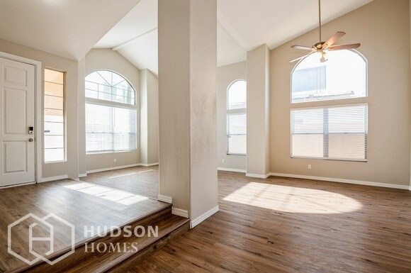 Foto del edificio - SELF TOUR NOW! - 19522 N 71st Ave, Glendal...