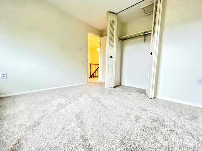 Foto del edificio - Spacious 3BR w/ Garage & Central AC – Near Pittsburgh Airport