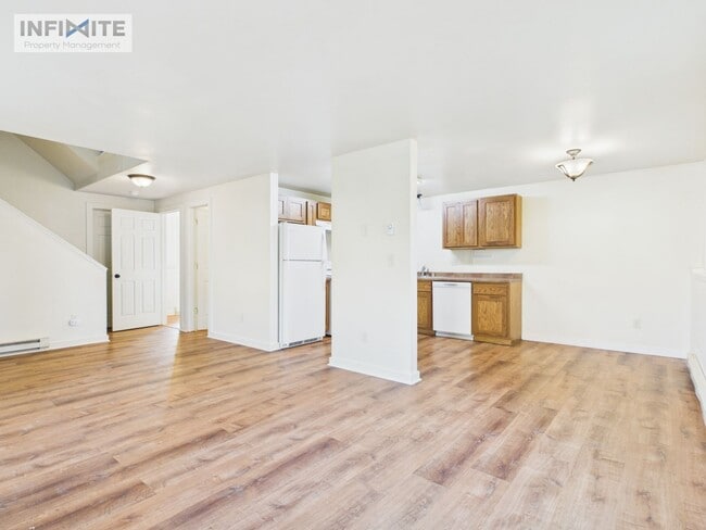Building Photo - 215 S 18th Ave
