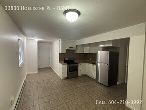 Building Photo - 33830 Hollister Pl
